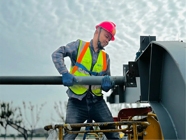 节日我在岗丨端午假期不停工 项目建设“赛龙舟”